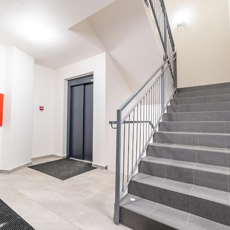 Brand New Studio Apartment # 42 In Brand New Building With Free Parking In The Center Prague Exterior photo